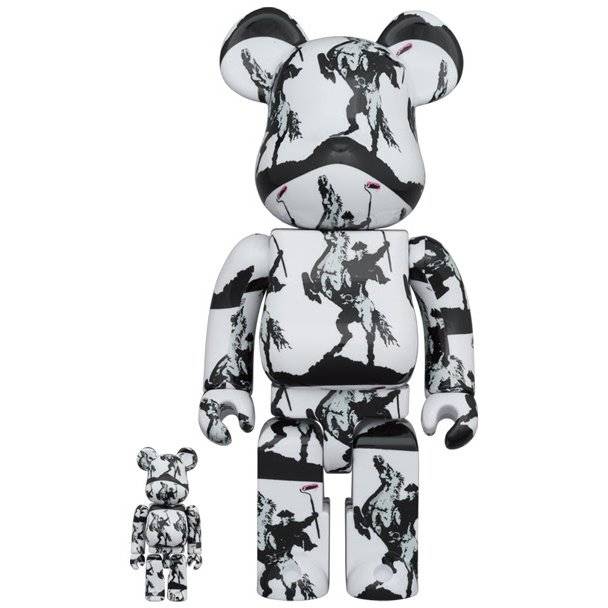 100% Bearbrick sæt featuring Banksy's Highwayman artwork in black, white, and pink details.
