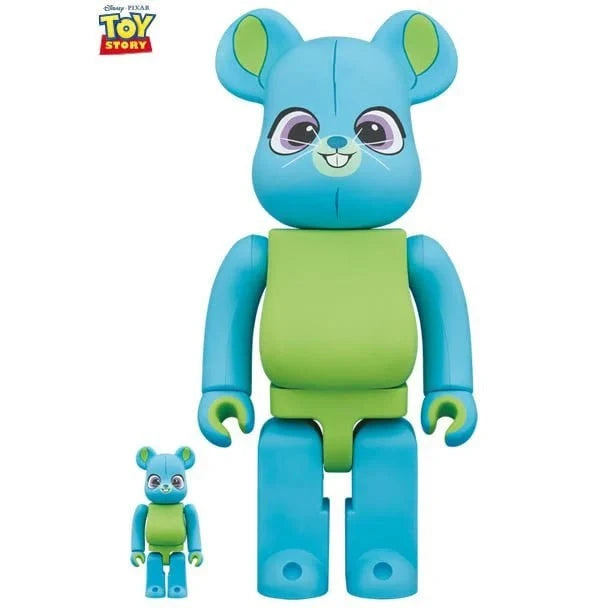 Bearbrick sæt featuring Toy Story 4's Bunny in 400% and 100% sizes.